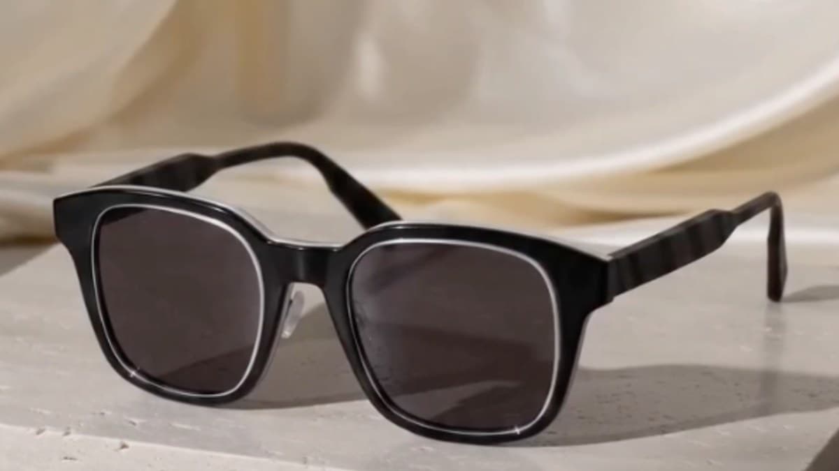 AI Sunglasses Product Showcase Video From Image